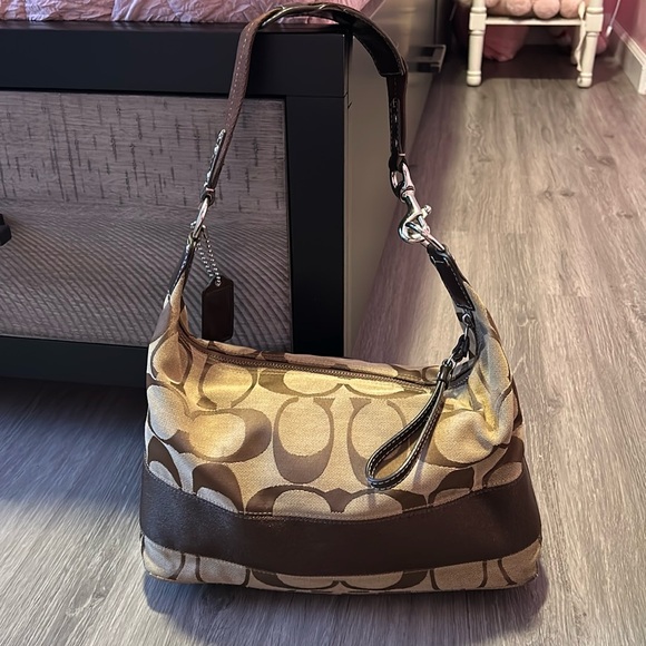 Coach Shoulder Bag - Picture 5 of 12